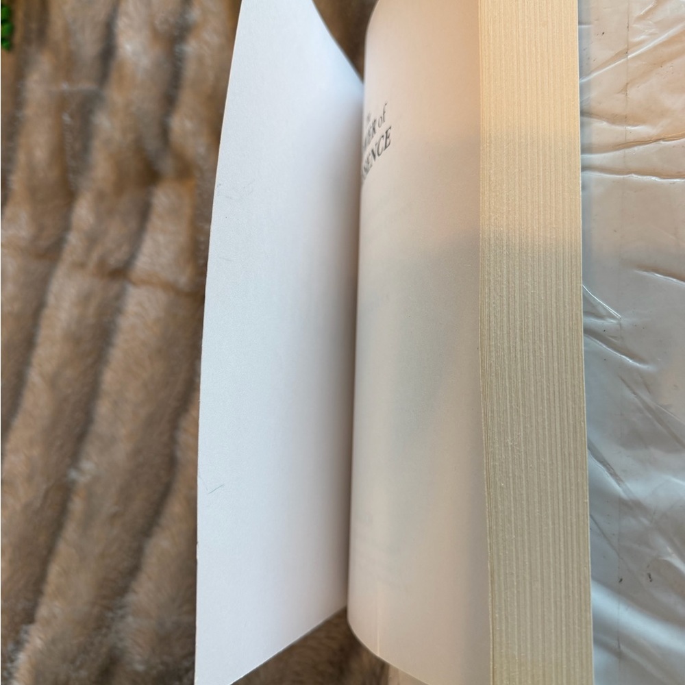 The Power of Presence by Kristi Hedges - White Cover with Gradient Design - Picture 3 of 4